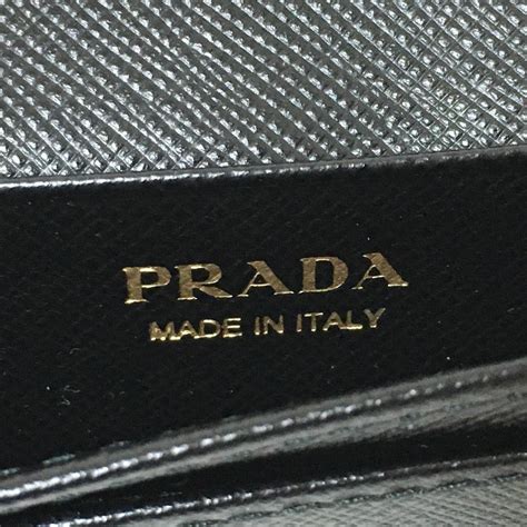 Prada saffiano outlet